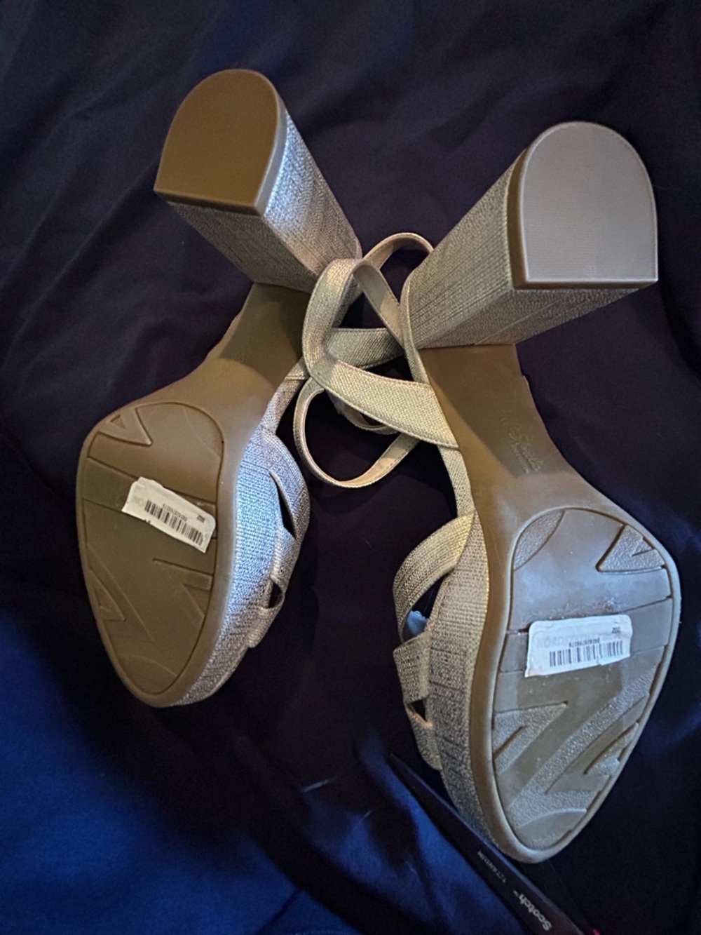 Life Stride Metallic Gold Knot Slingback Sandals - Picture 5 of 7